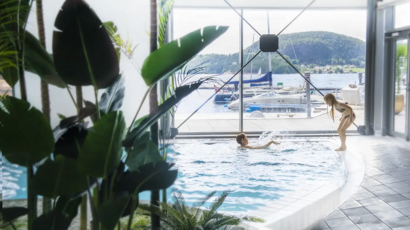 Basseng%20med%20barn