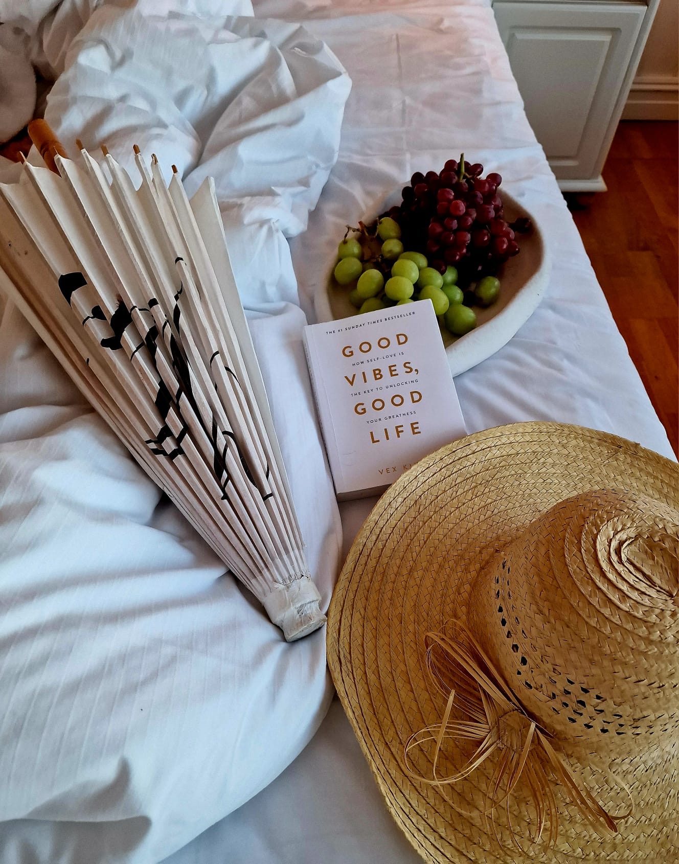 Stemningsfult bilde fra hotellrom på Badehotellet